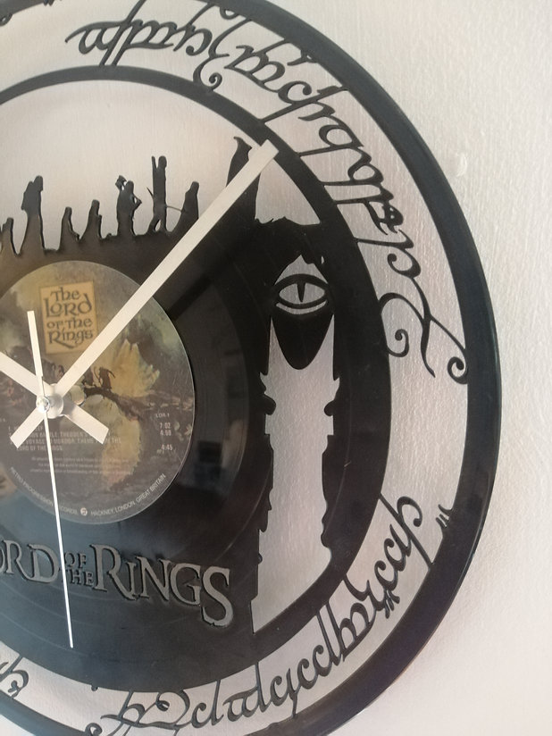 Lord of the Rings Vinyl Clock close up 1