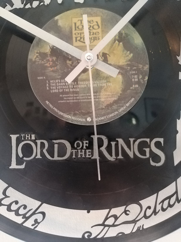 Lord of the Rings Vinyl Clock close up 4