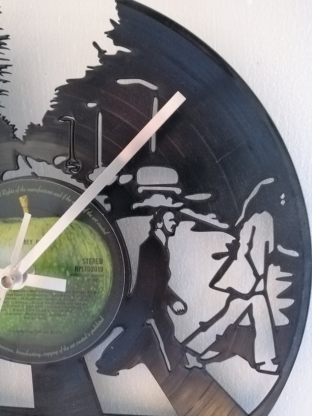 The Beatles Abbey Road Album Cover Vinyl Clock close up 3 The Beatles Abbey Road Album Cover Vinyl Clock close up 3