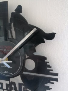 Star Wars Light vs Dark Side Vinyl Clock close up 1